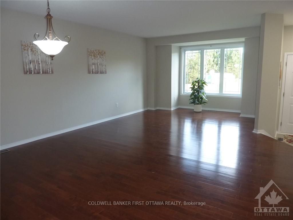 Photo 7 of 683 Aquaview Crescent, Ottawa, Avalon East — HOMEH