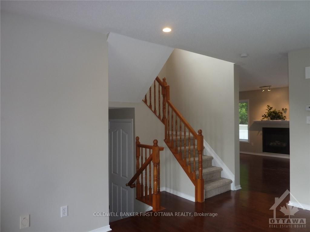 Photo 9 of 683 Aquaview Crescent, Ottawa, Avalon East — HOMEH