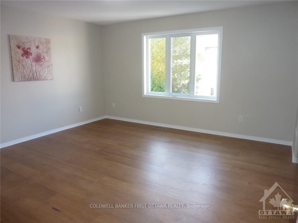 Photo 12 of 683 Aquaview Crescent, Ottawa, Avalon East — HOMEH