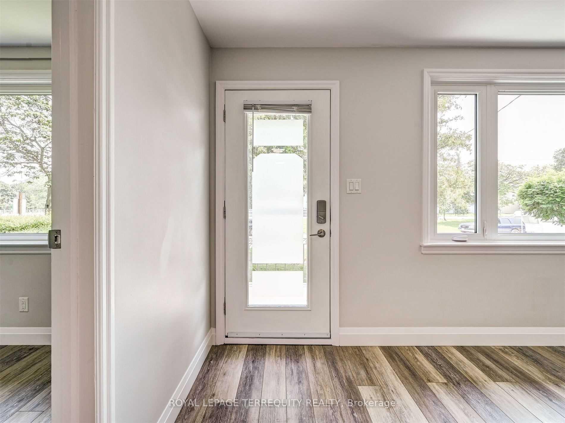 Photo 4 of Unit Main, 822 Douglas Street, Oshawa, Lakeview — HOMEH
