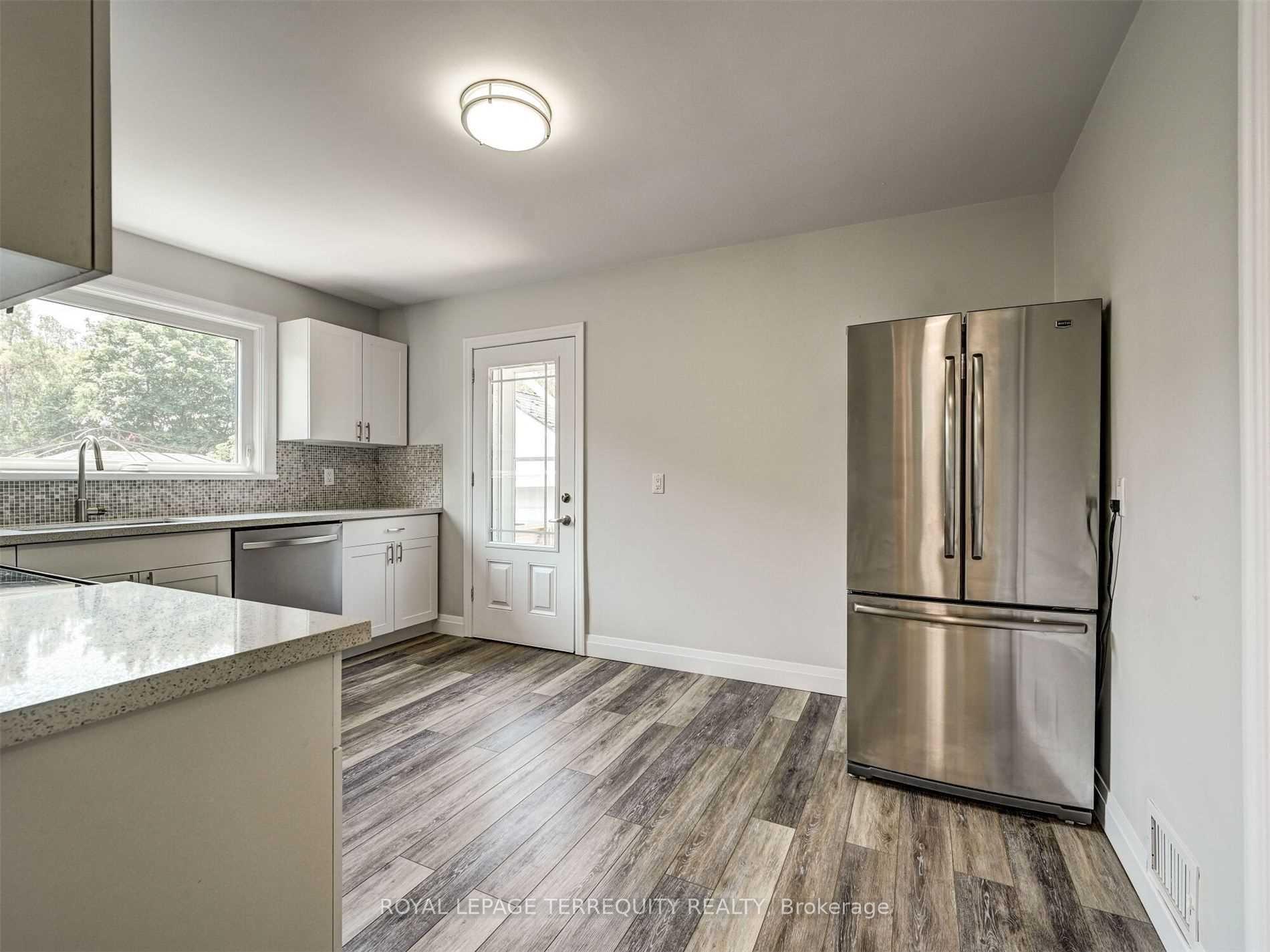 Photo 7 of Unit Main, 822 Douglas Street, Oshawa, Lakeview — HOMEH