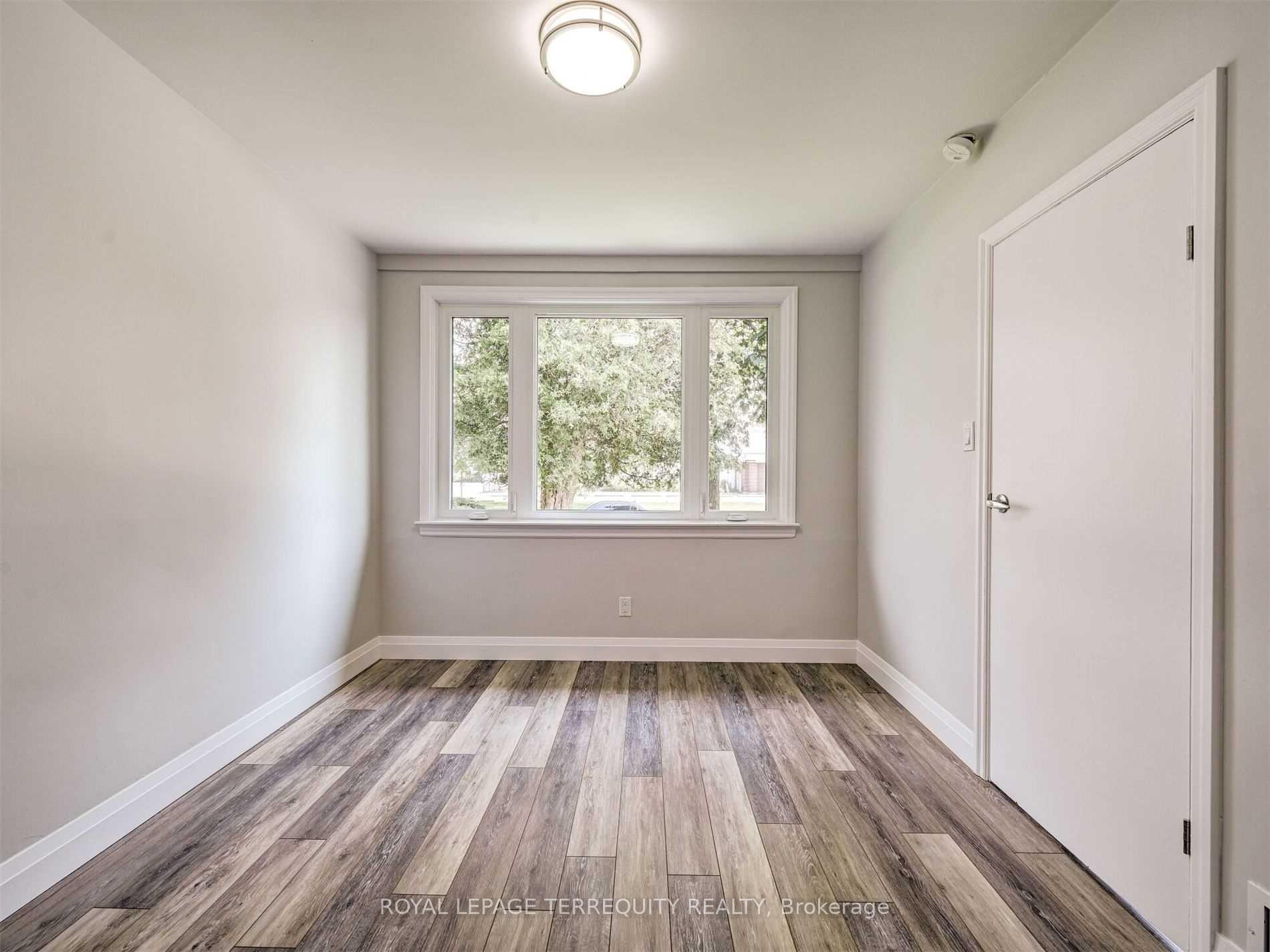 Photo 11 of Unit Main, 822 Douglas Street, Oshawa, Lakeview — HOMEH