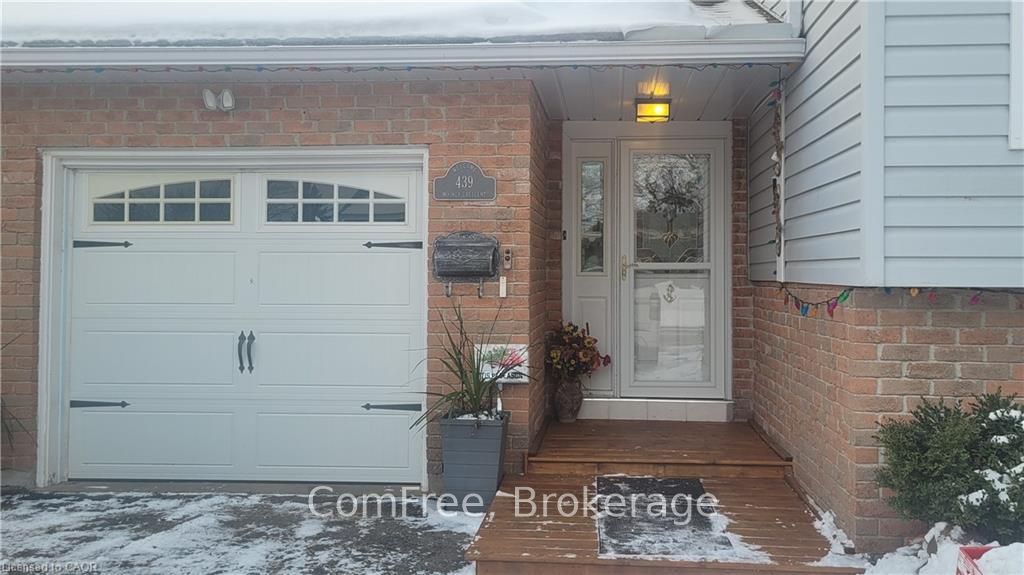 Photo 3 of 439 Mooney Crescent, Orillia — HOMEH