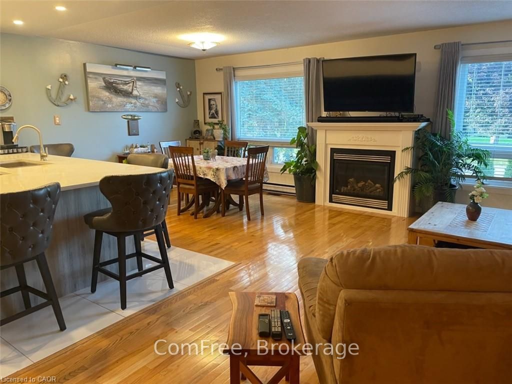 Photo 7 of 439 Mooney Crescent, Orillia — HOMEH