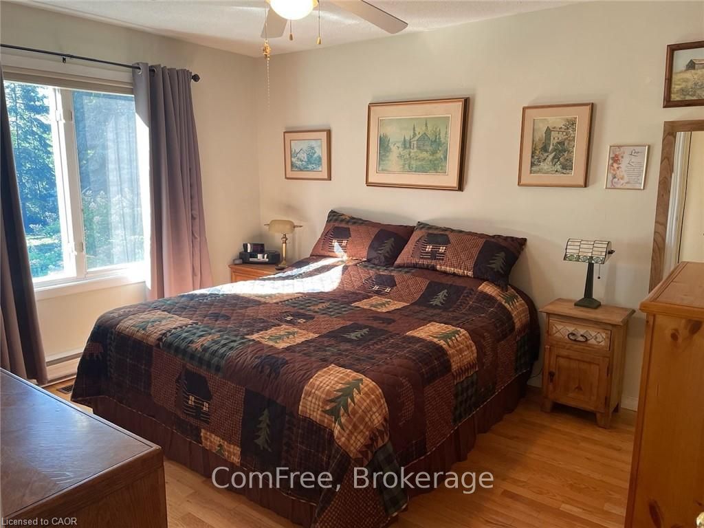 Photo 9 of 439 Mooney Crescent, Orillia — HOMEH
