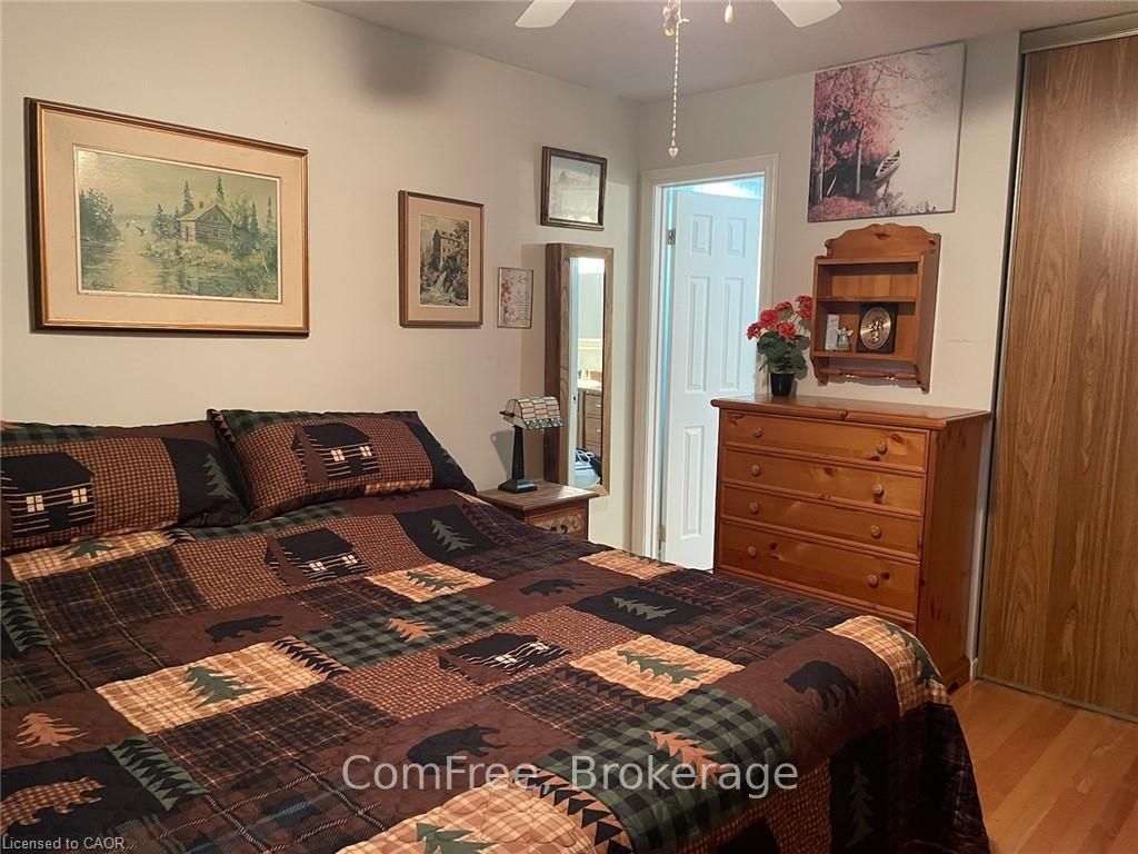 Photo 10 of 439 Mooney Crescent, Orillia — HOMEH