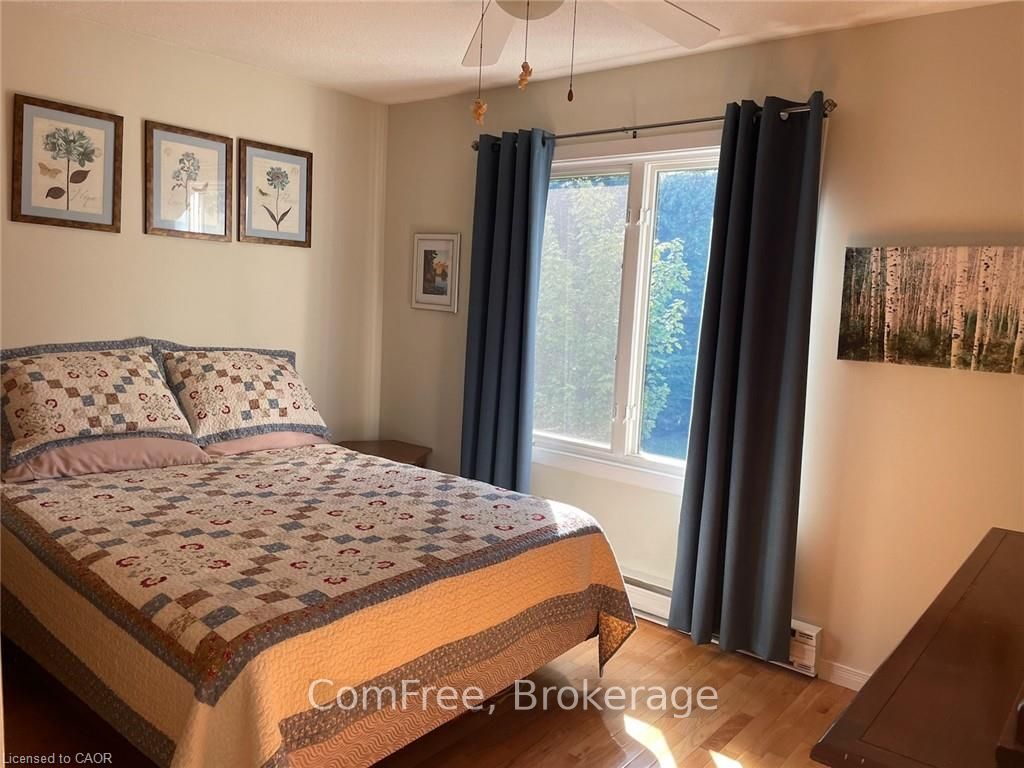Photo 11 of 439 Mooney Crescent, Orillia — HOMEH