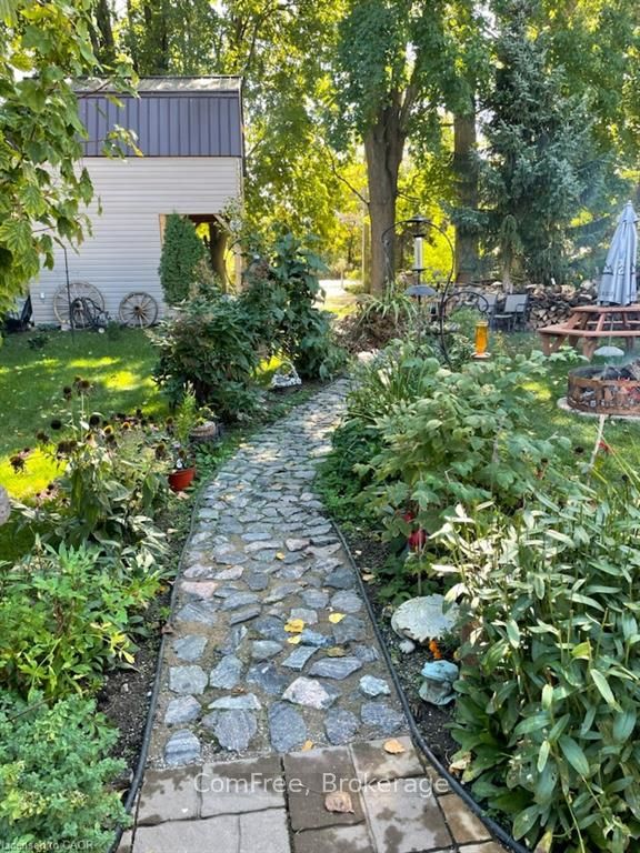 Photo 32 of 439 Mooney Crescent, Orillia — HOMEH