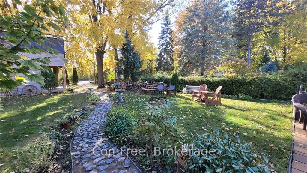 Photo 33 of 439 Mooney Crescent, Orillia — HOMEH