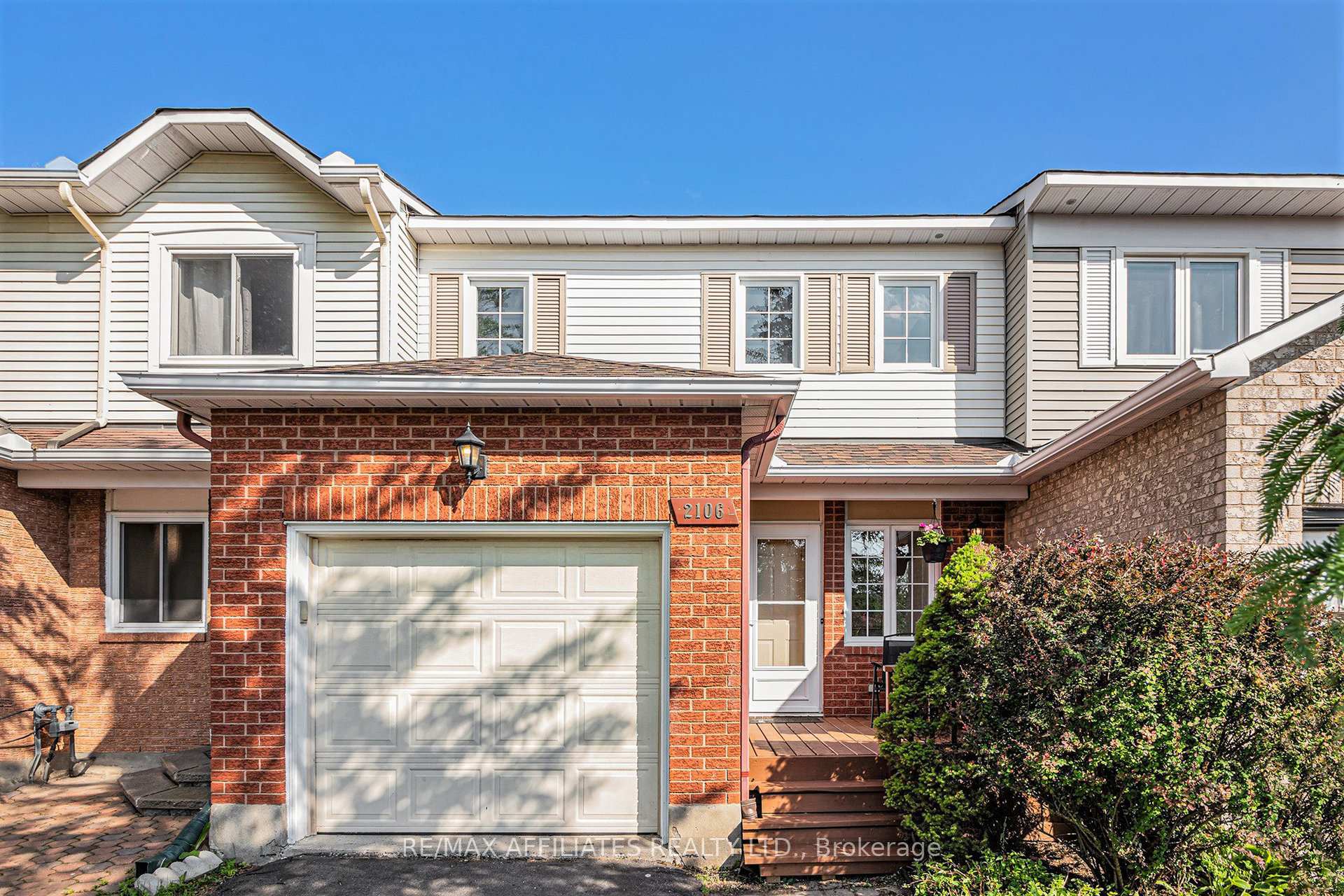 Photo 1 of 2106 Sunland Drive, Ottawa, Fallingbrook/Gardenway South — HOMEH