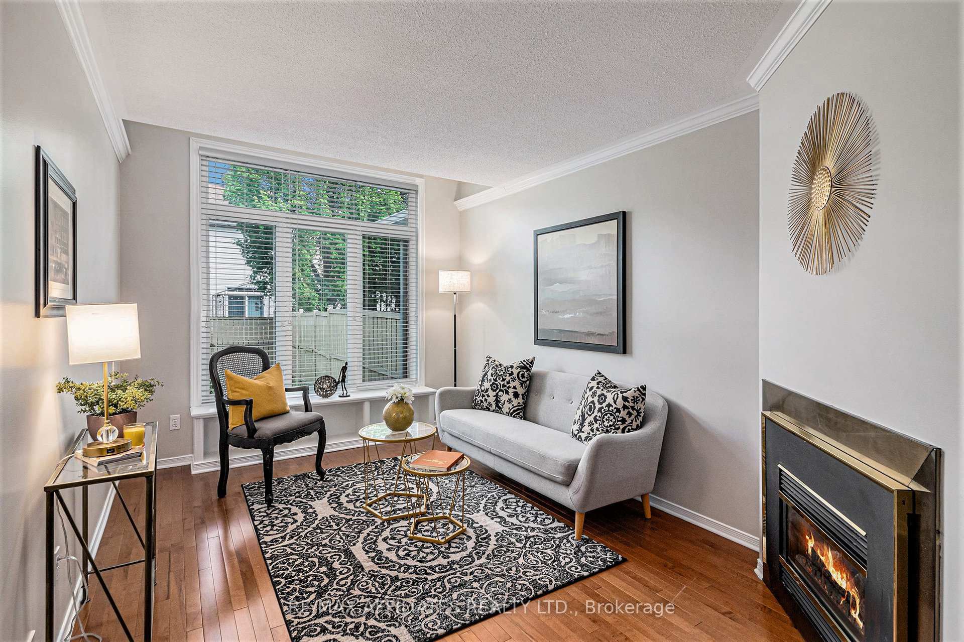 Photo 4 of 2106 Sunland Drive, Ottawa, Fallingbrook/Gardenway South — HOMEH