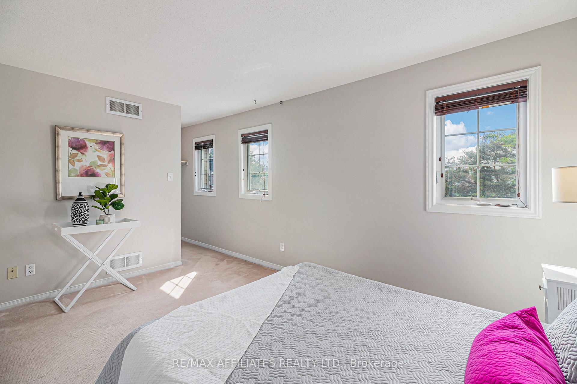 Photo 12 of 2106 Sunland Drive, Ottawa, Fallingbrook/Gardenway South — HOMEH