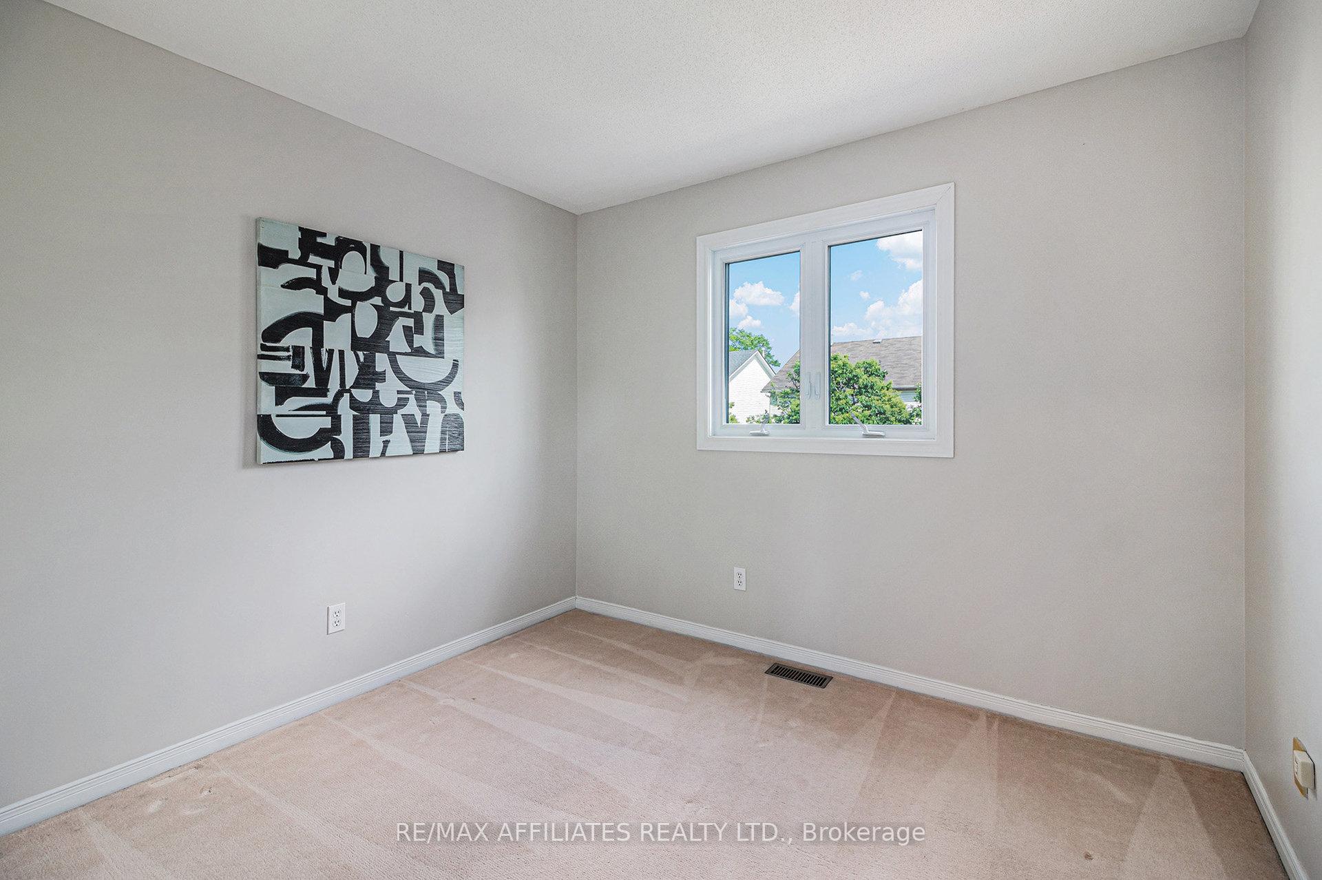 Photo 16 of 2106 Sunland Drive, Ottawa, Fallingbrook/Gardenway South — HOMEH
