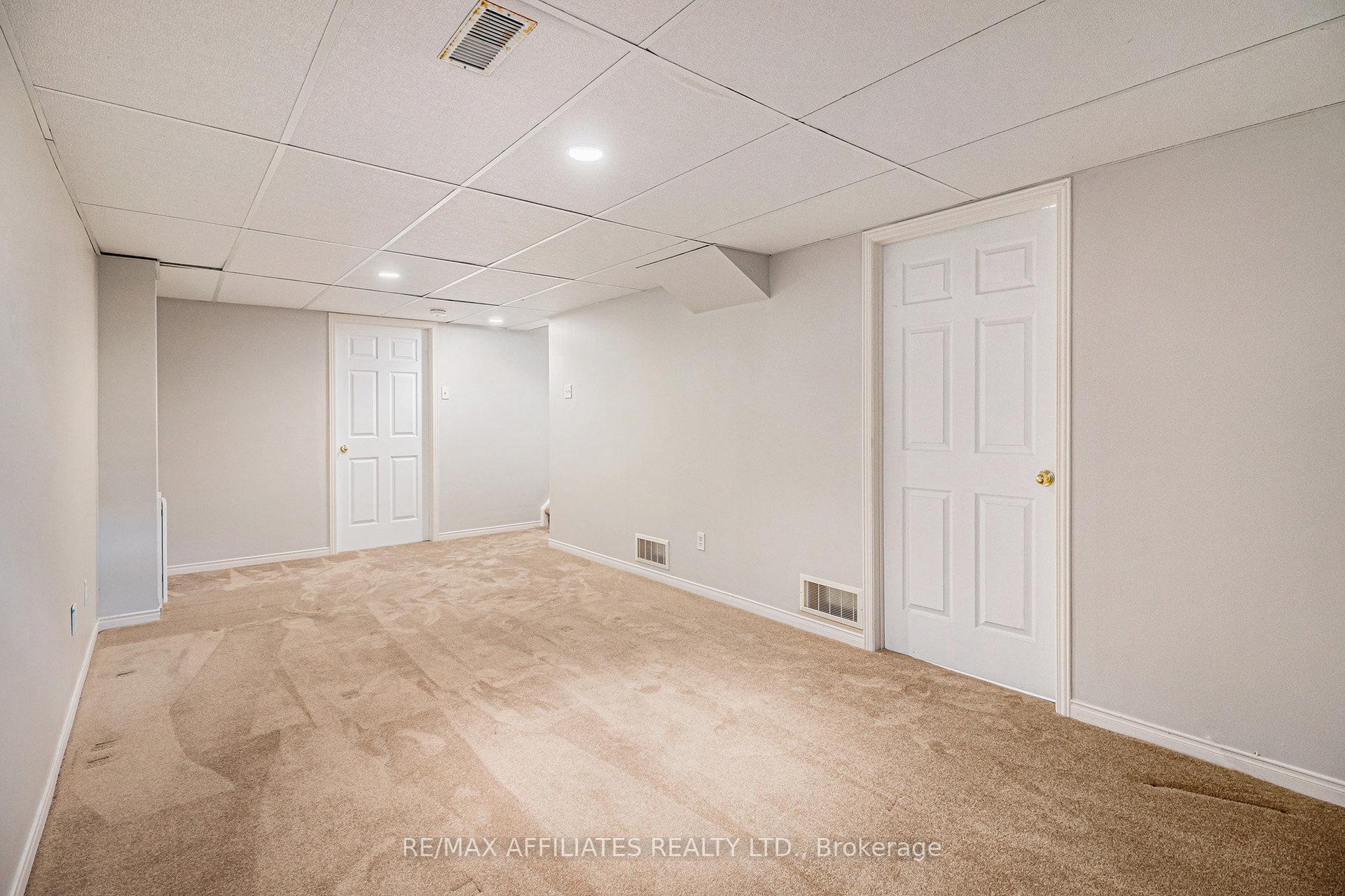 Photo 19 of 2106 Sunland Drive, Ottawa, Fallingbrook/Gardenway South — HOMEH