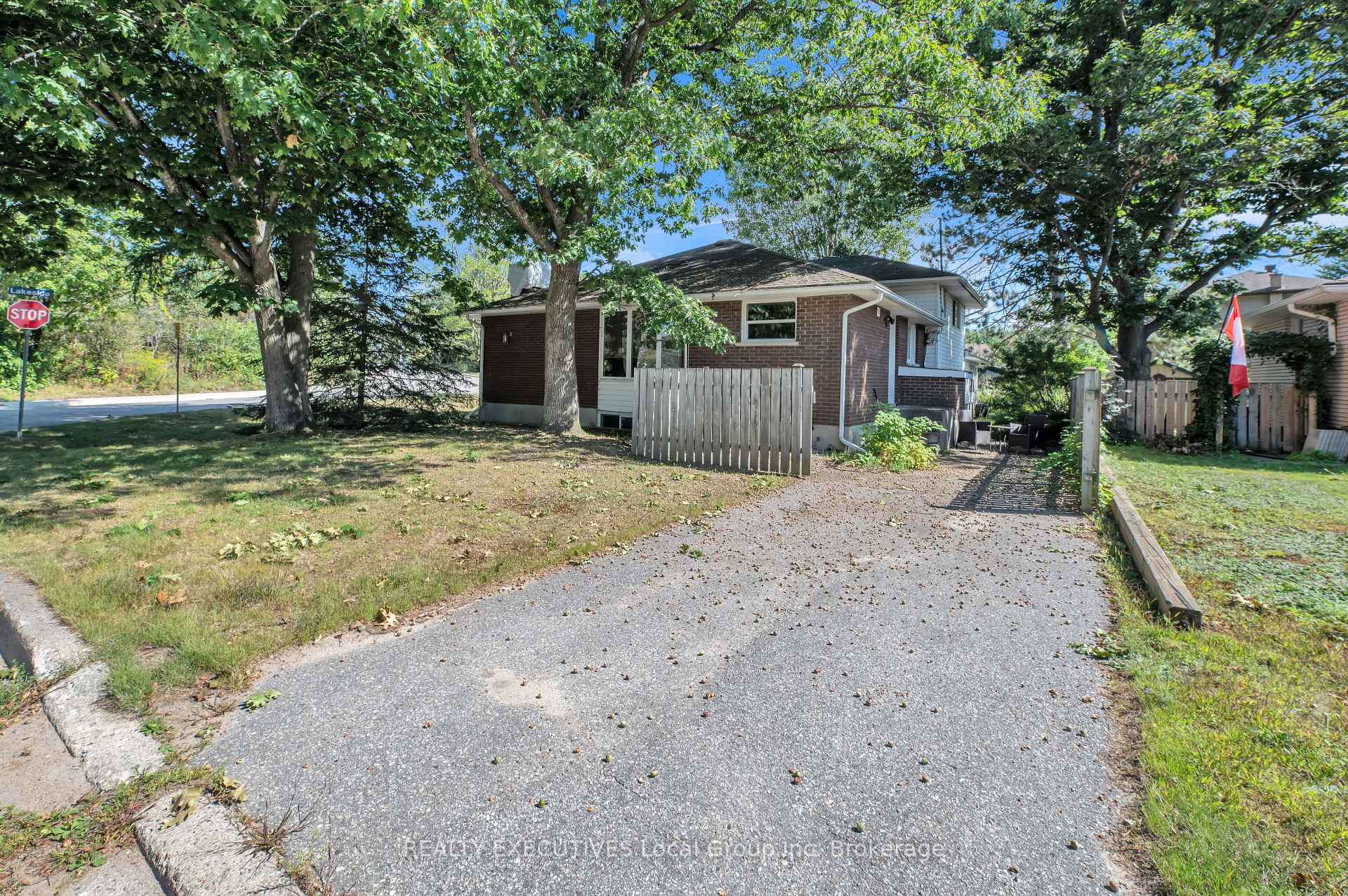 Photo 2 of 397 Camelot Drive, North Bay, Birchaven — HOMEH
