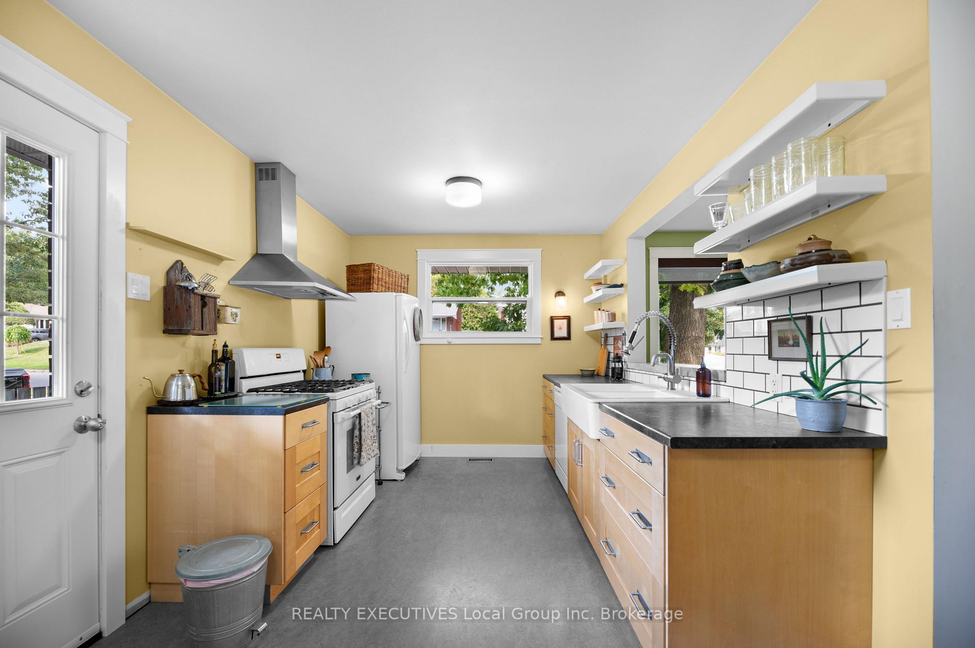 Photo 15 of 397 Camelot Drive, North Bay, Birchaven — HOMEH