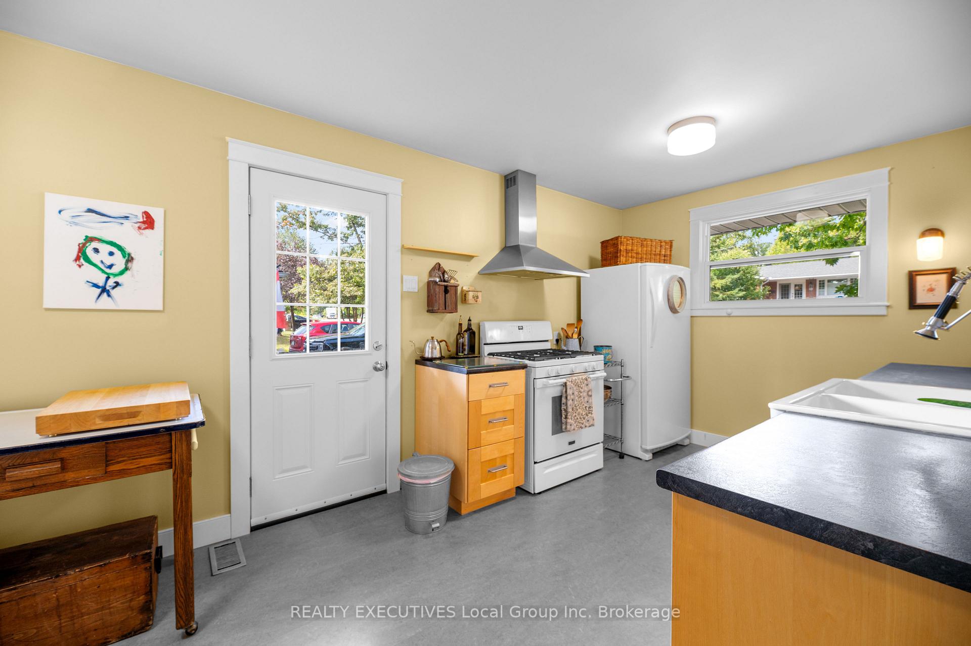 Photo 17 of 397 Camelot Drive, North Bay, Birchaven — HOMEH