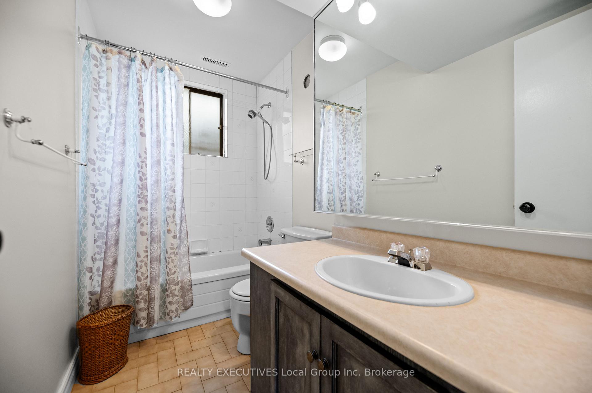 Photo 34 of 397 Camelot Drive, North Bay, Birchaven — HOMEH