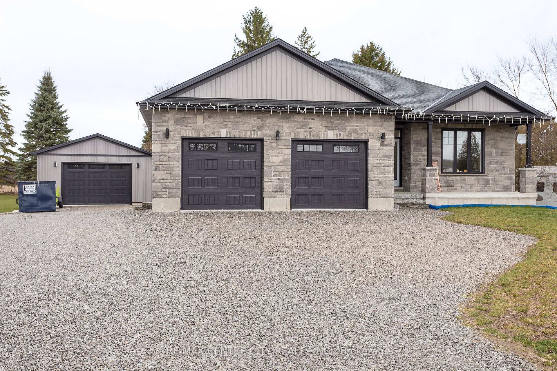 Front of 520 Fairground Road W