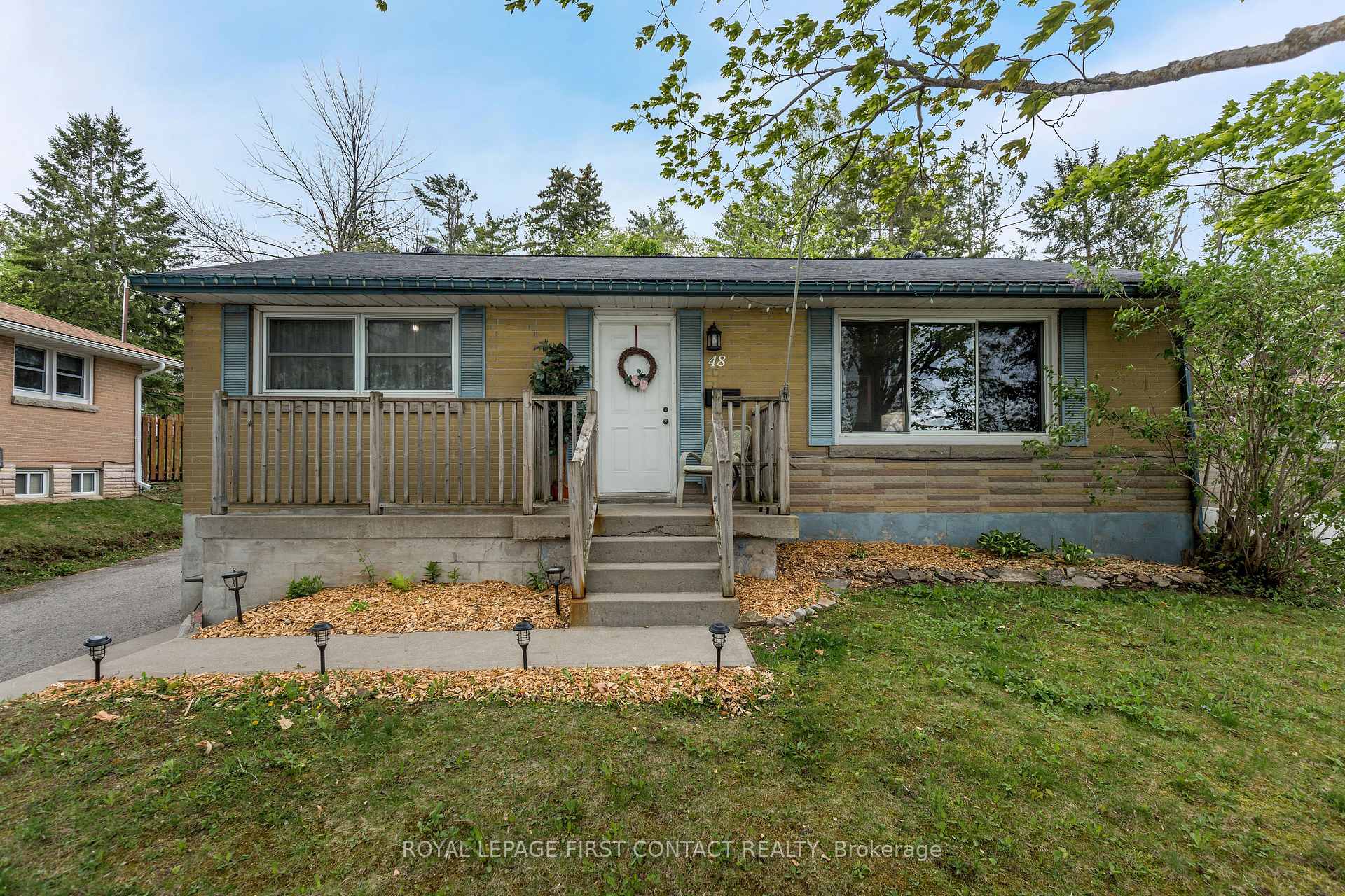 Photo 2 of 48 Brant Street W, Orillia — HOMEH