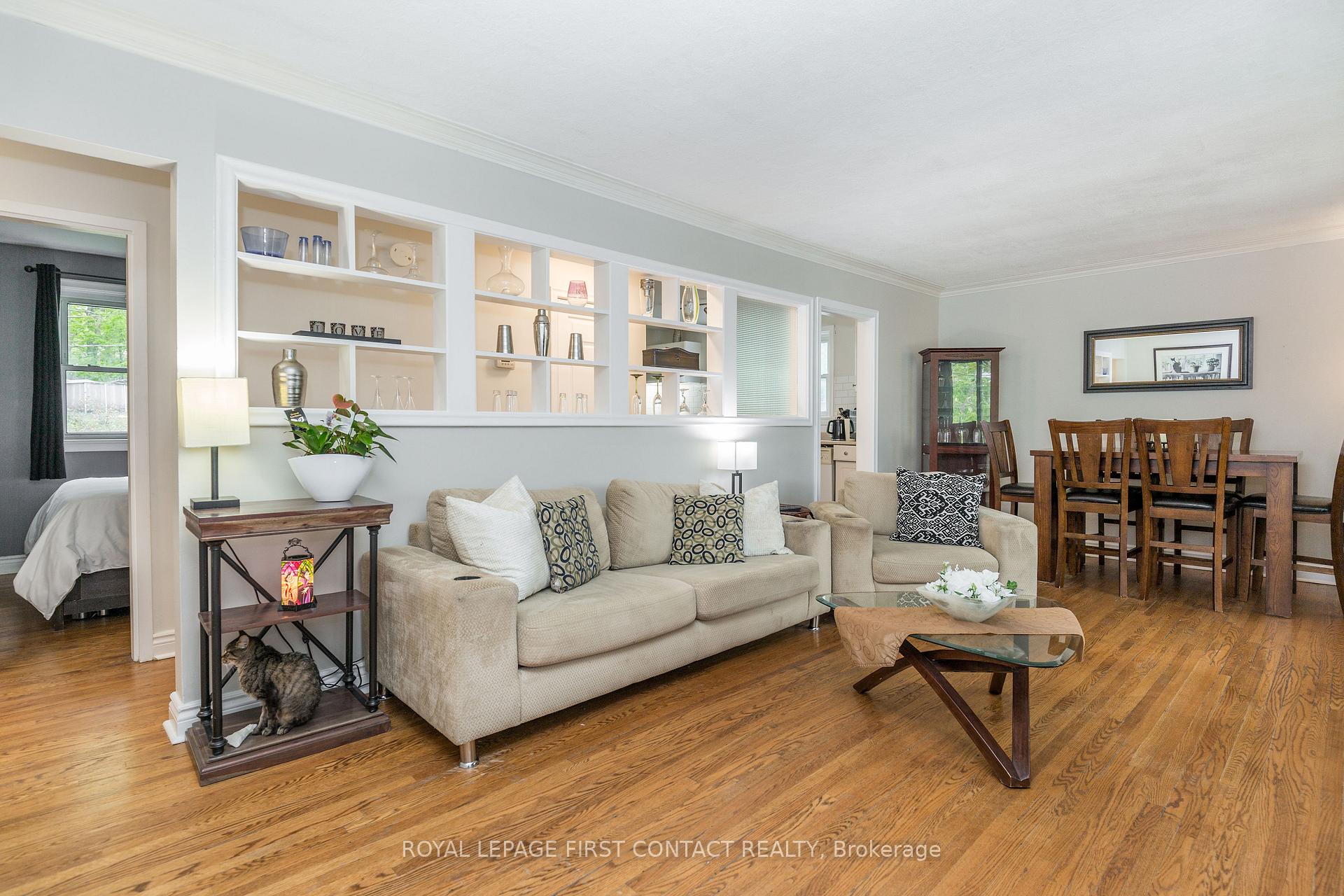 Photo 7 of 48 Brant Street W, Orillia — HOMEH
