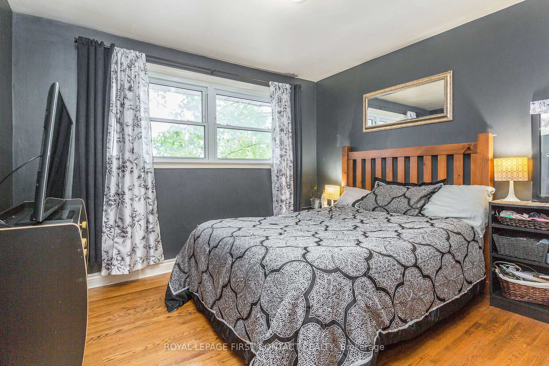 Photo 15 of 48 Brant Street W, Orillia — HOMEH