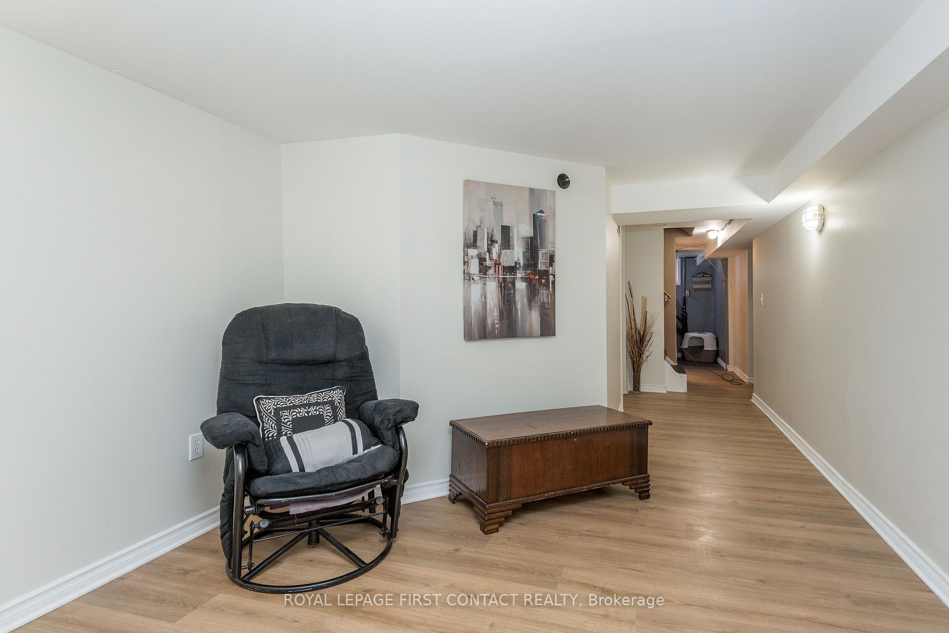 Photo 23 of 48 Brant Street W, Orillia — HOMEH