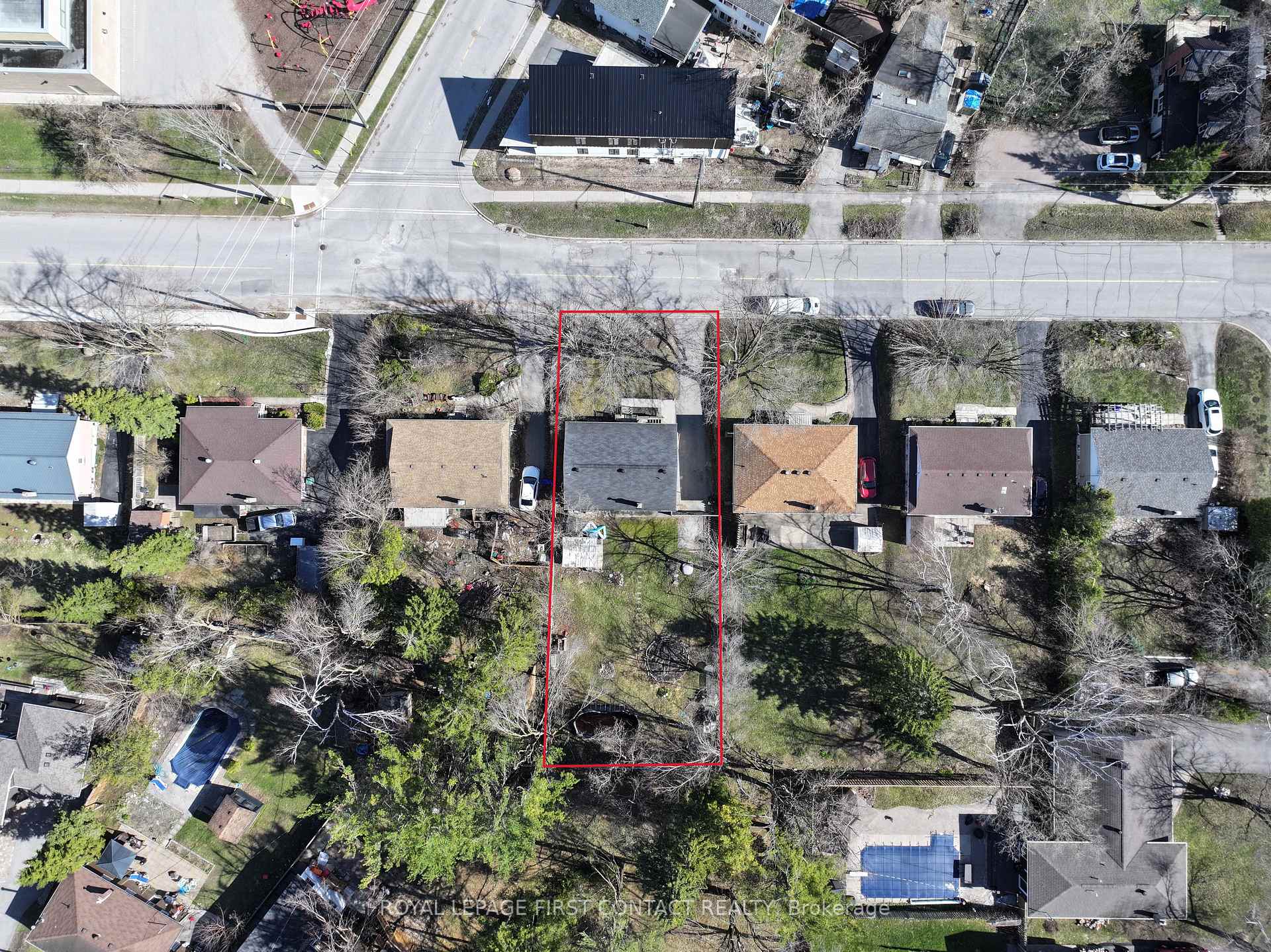 Photo 40 of 48 Brant Street W, Orillia — HOMEH