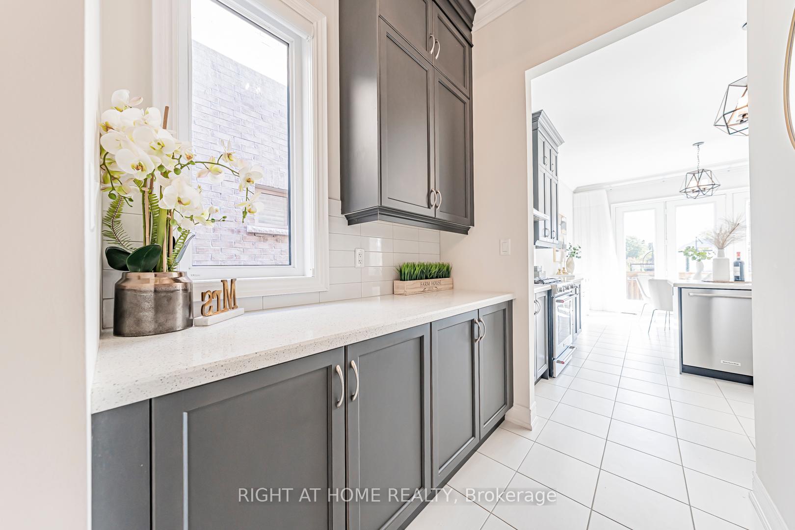 Photo 7 of 551 Somerville Drive, Newmarket, Stonehaven-Wyndham — HOMEH
