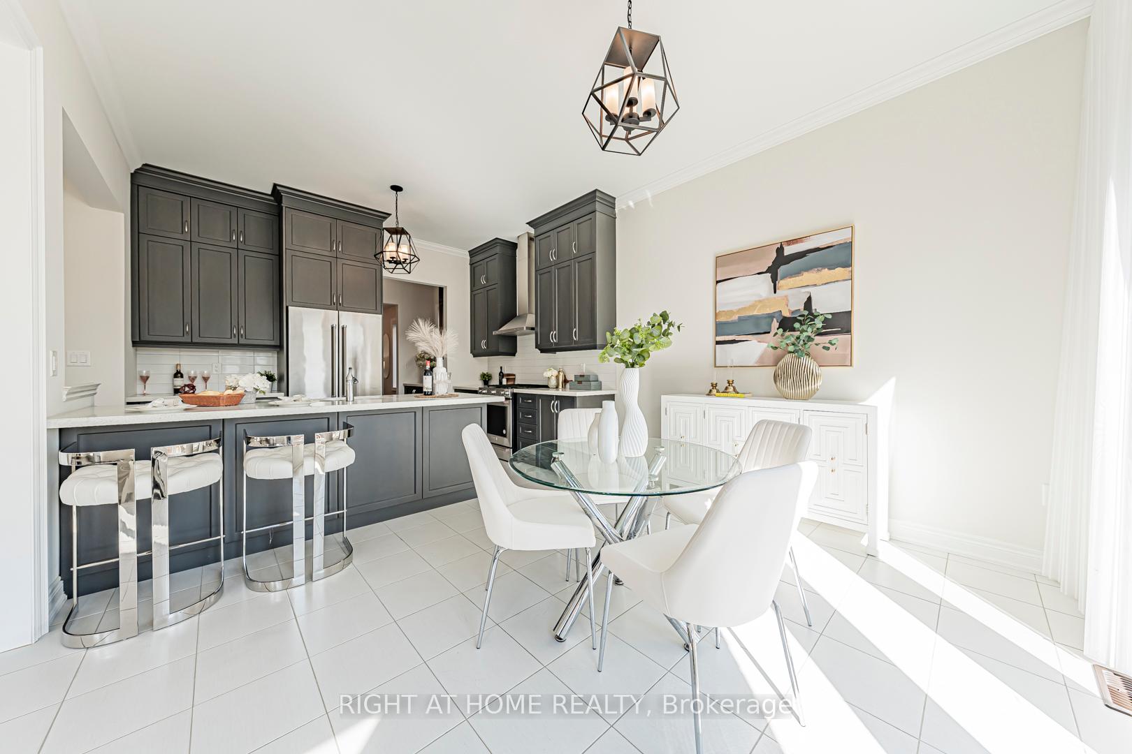 Photo 11 of 551 Somerville Drive, Newmarket, Stonehaven-Wyndham — HOMEH