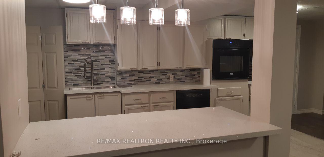 Photo 5 of 154 Keffer Circle, Newmarket, Armitage — HOMEH