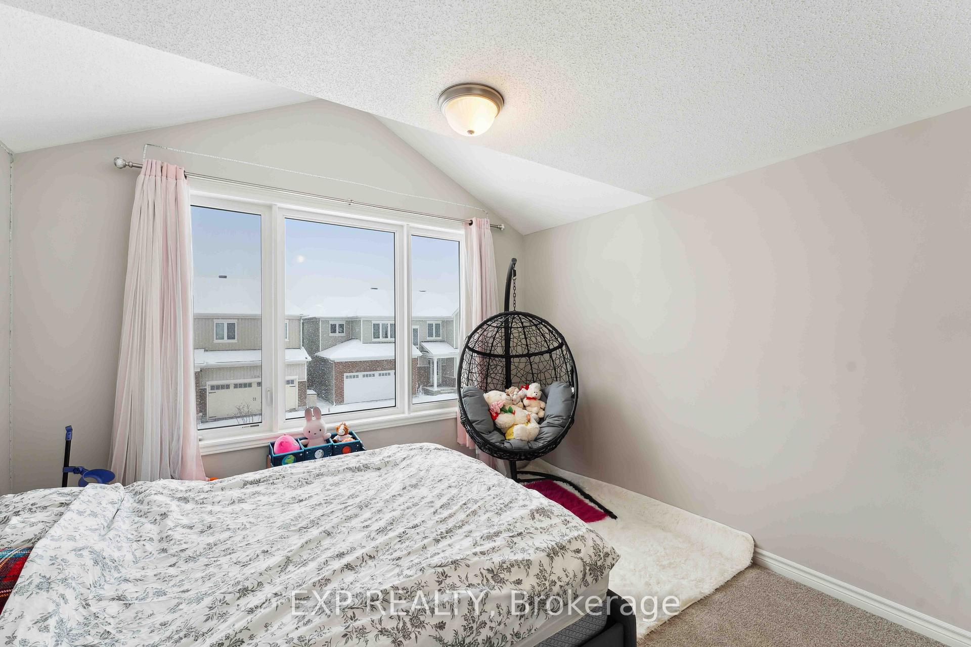 Photo 15 of 107 Aubrais Crescent, Ottawa, Chapel Hill South - Orleans Village — HOMEH