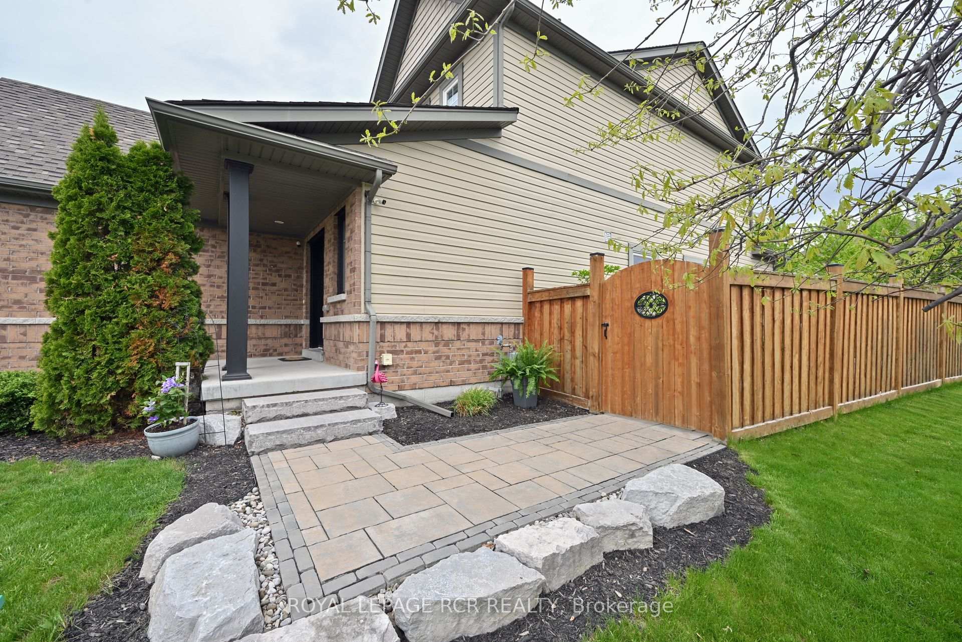 Photo 3 of 2 Warman Street, New Tecumseth, Alliston — HOMEH