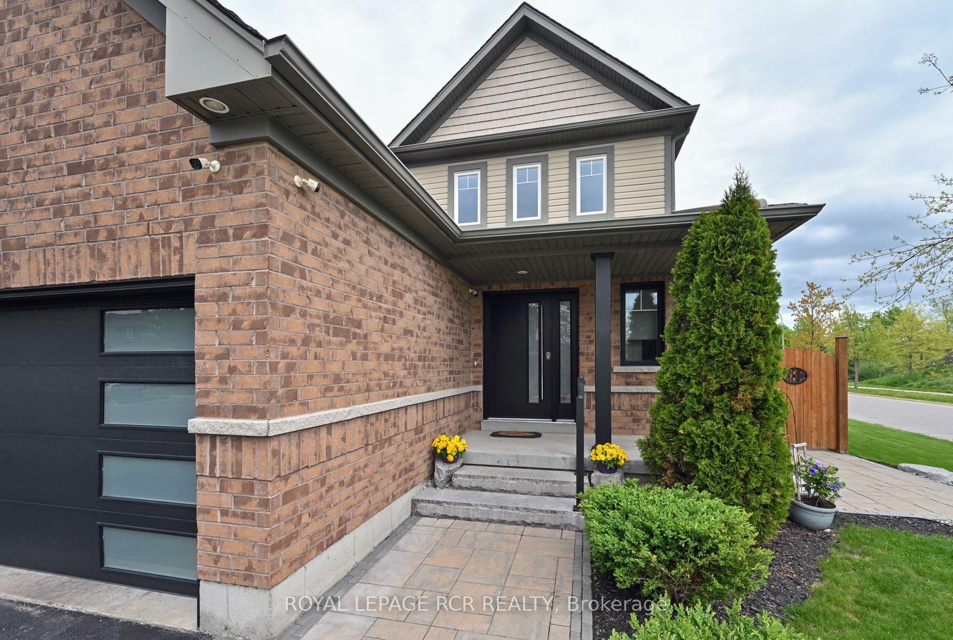 Photo 4 of 2 Warman Street, New Tecumseth, Alliston — HOMEH