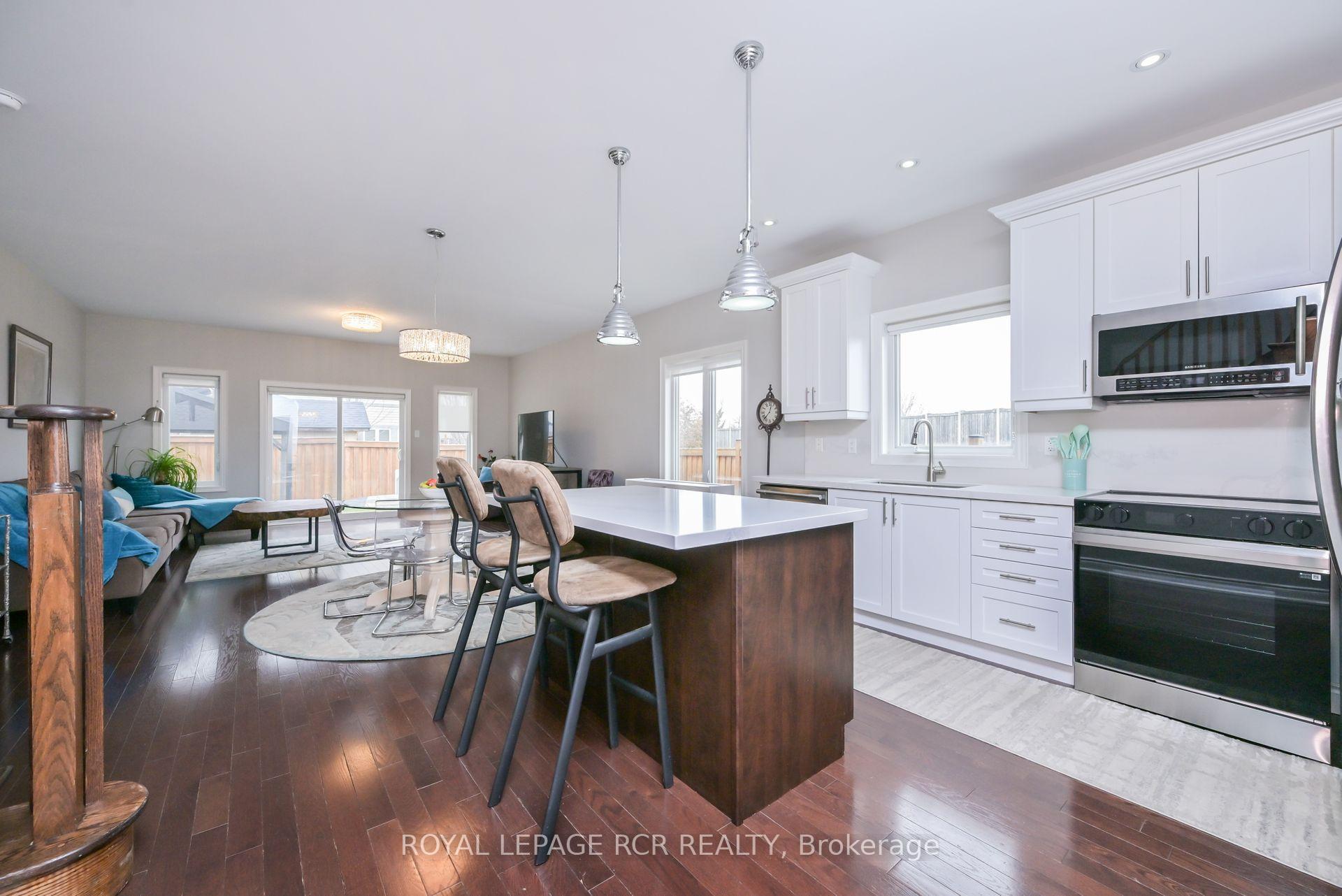 Photo 6 of 2 Warman Street, New Tecumseth, Alliston — HOMEH