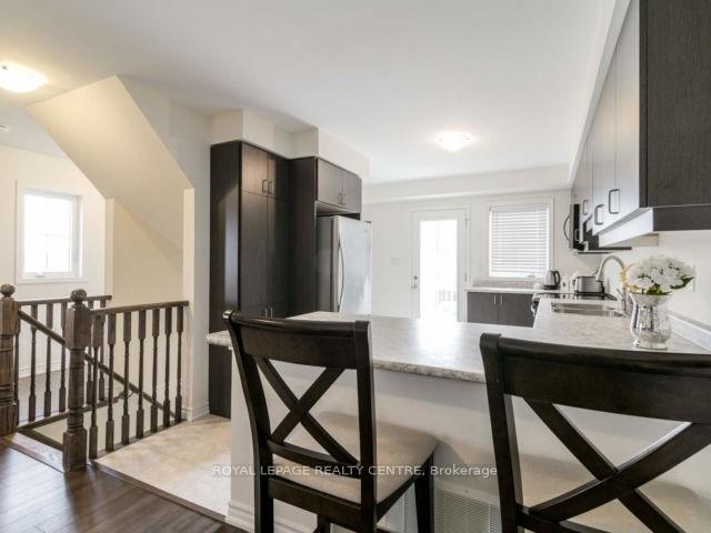 Photo 3 of 587 Allport Gate, Milton, Clarke — HOMEH