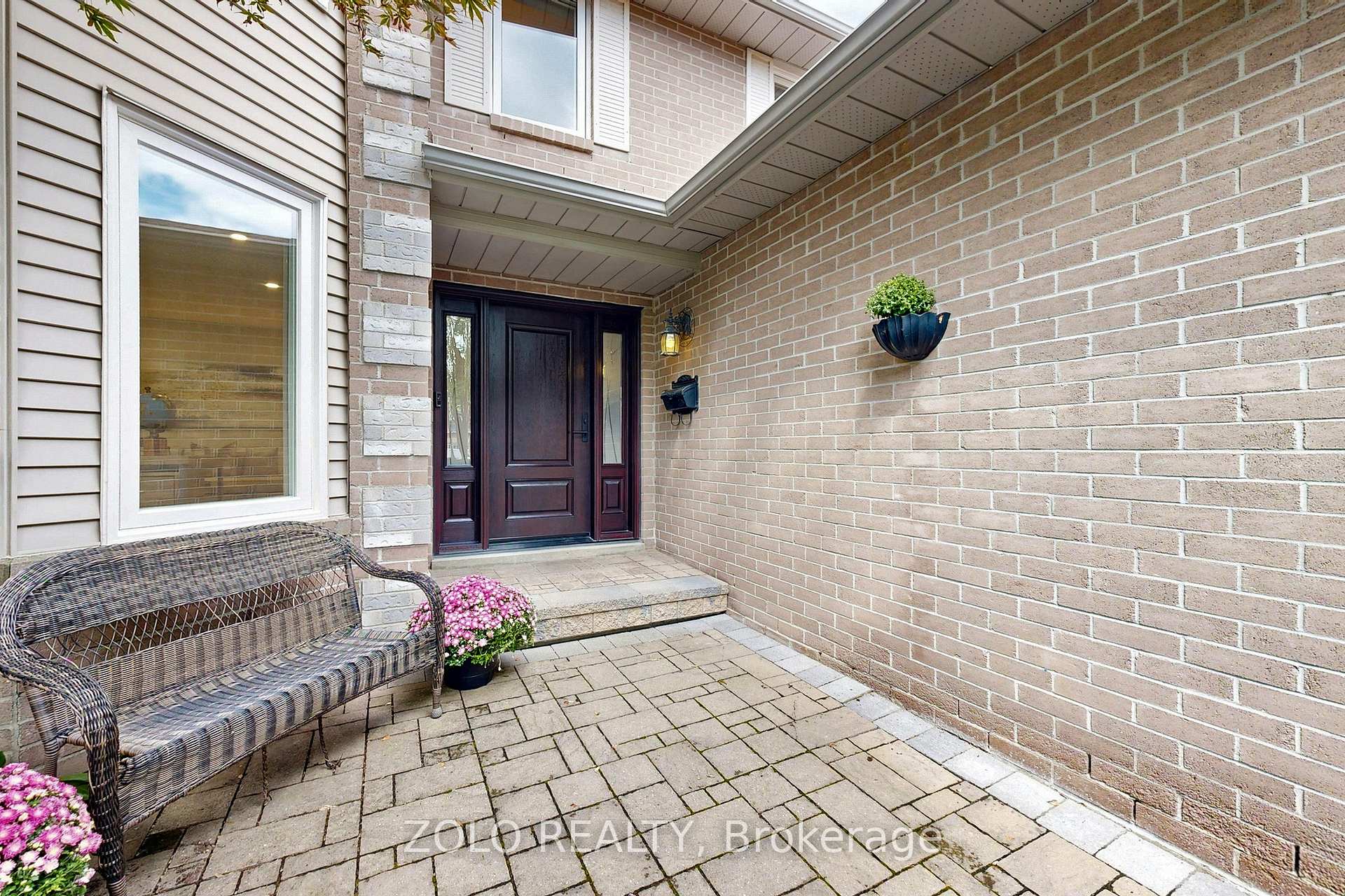 Photo 2 of 371 Binns Avenue, Newmarket, Glenway Estates — HOMEH