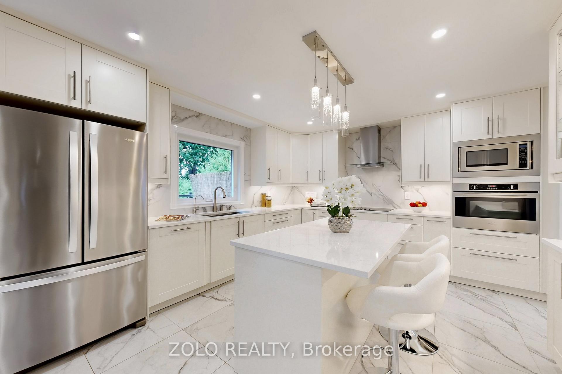 Photo 11 of 371 Binns Avenue, Newmarket, Glenway Estates — HOMEH