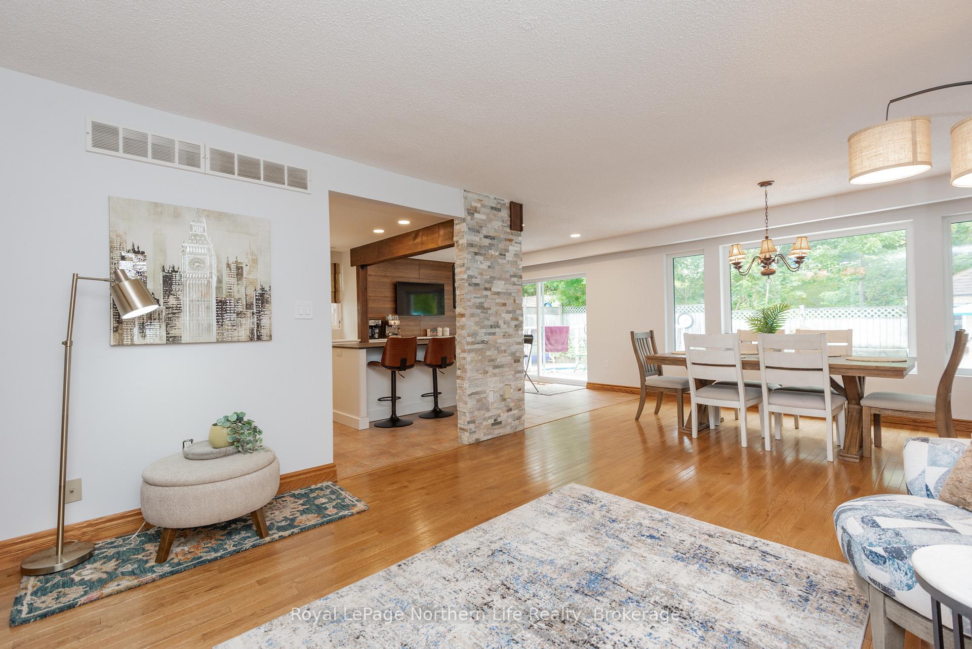 Photo 3 of 102 Sable Crescent, North Bay, Birchaven — HOMEH