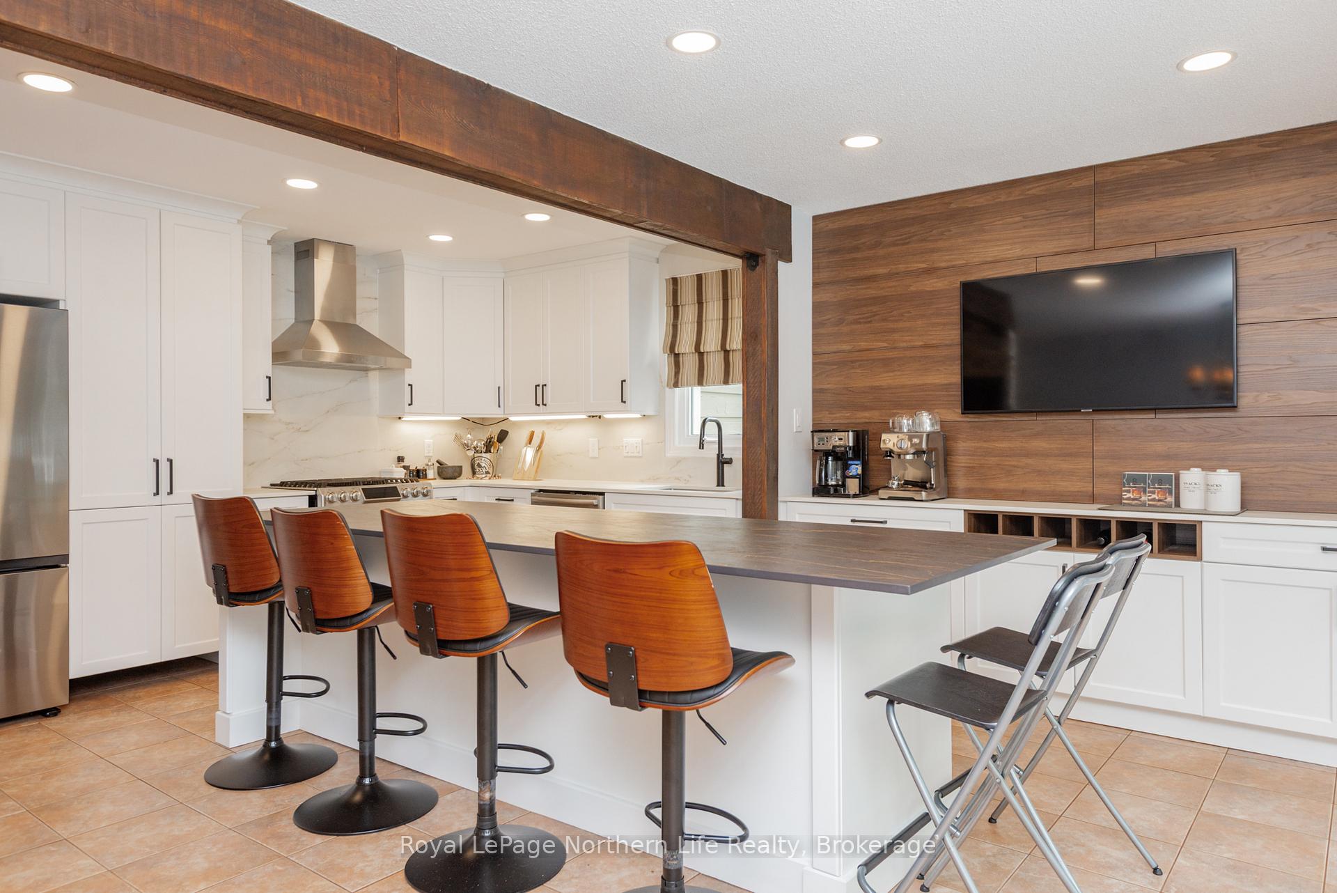 Photo 5 of 102 Sable Crescent, North Bay, Birchaven — HOMEH