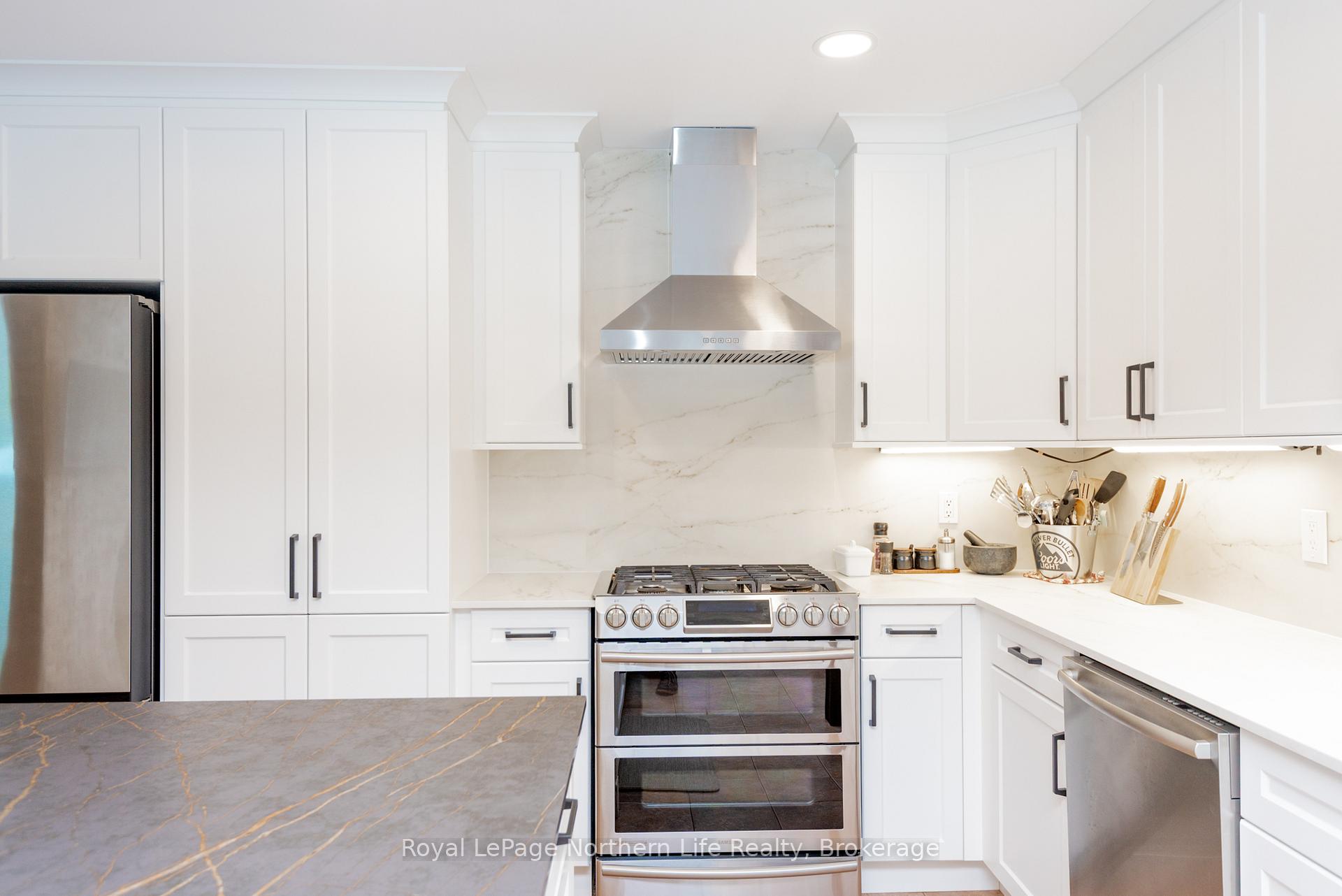 Photo 7 of 102 Sable Crescent, North Bay, Birchaven — HOMEH