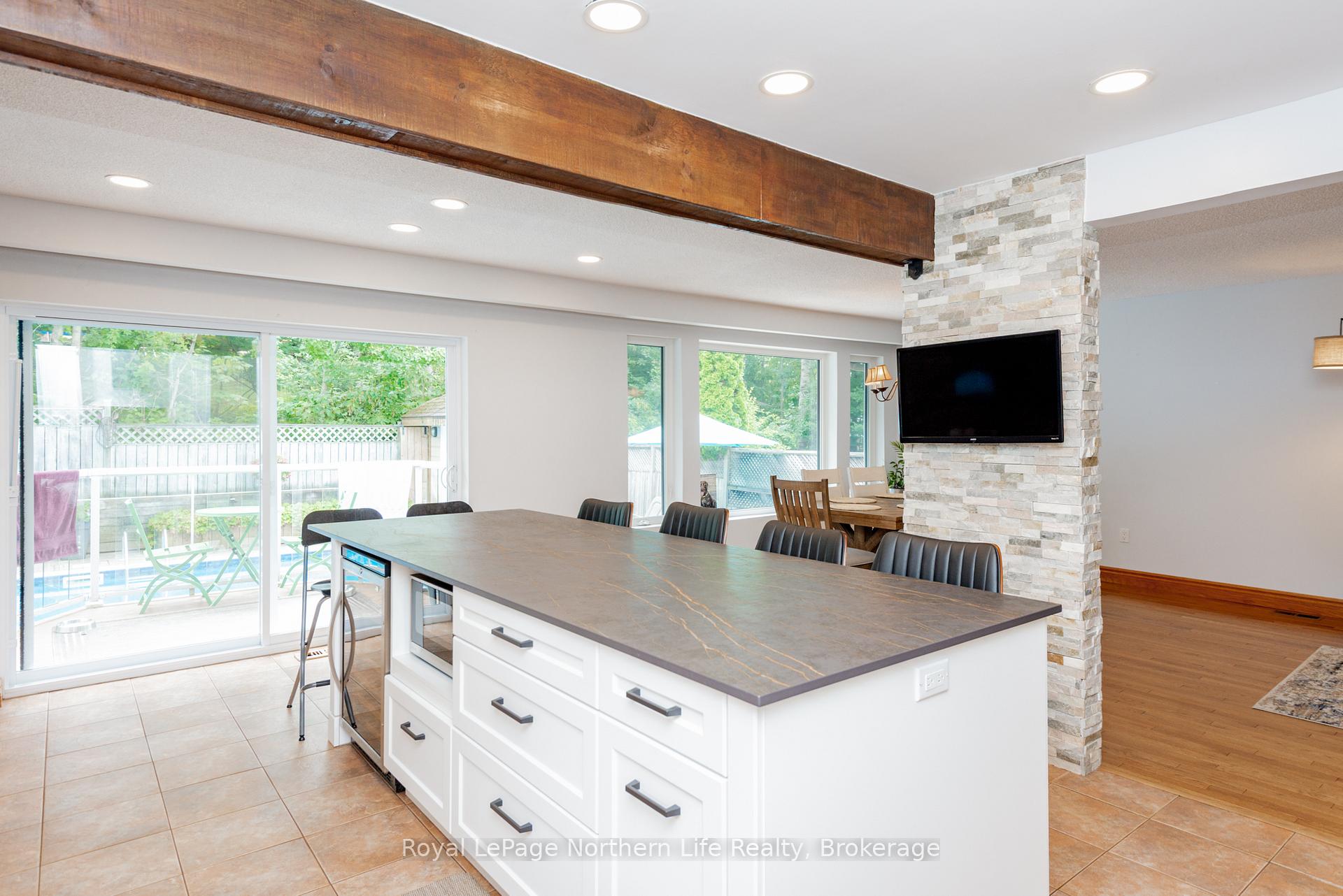 Photo 9 of 102 Sable Crescent, North Bay, Birchaven — HOMEH