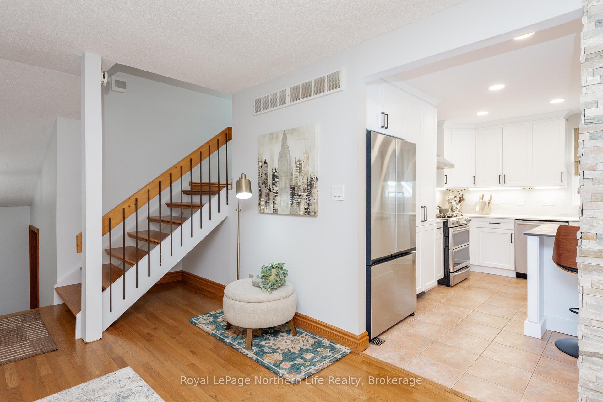 Photo 11 of 102 Sable Crescent, North Bay, Birchaven — HOMEH