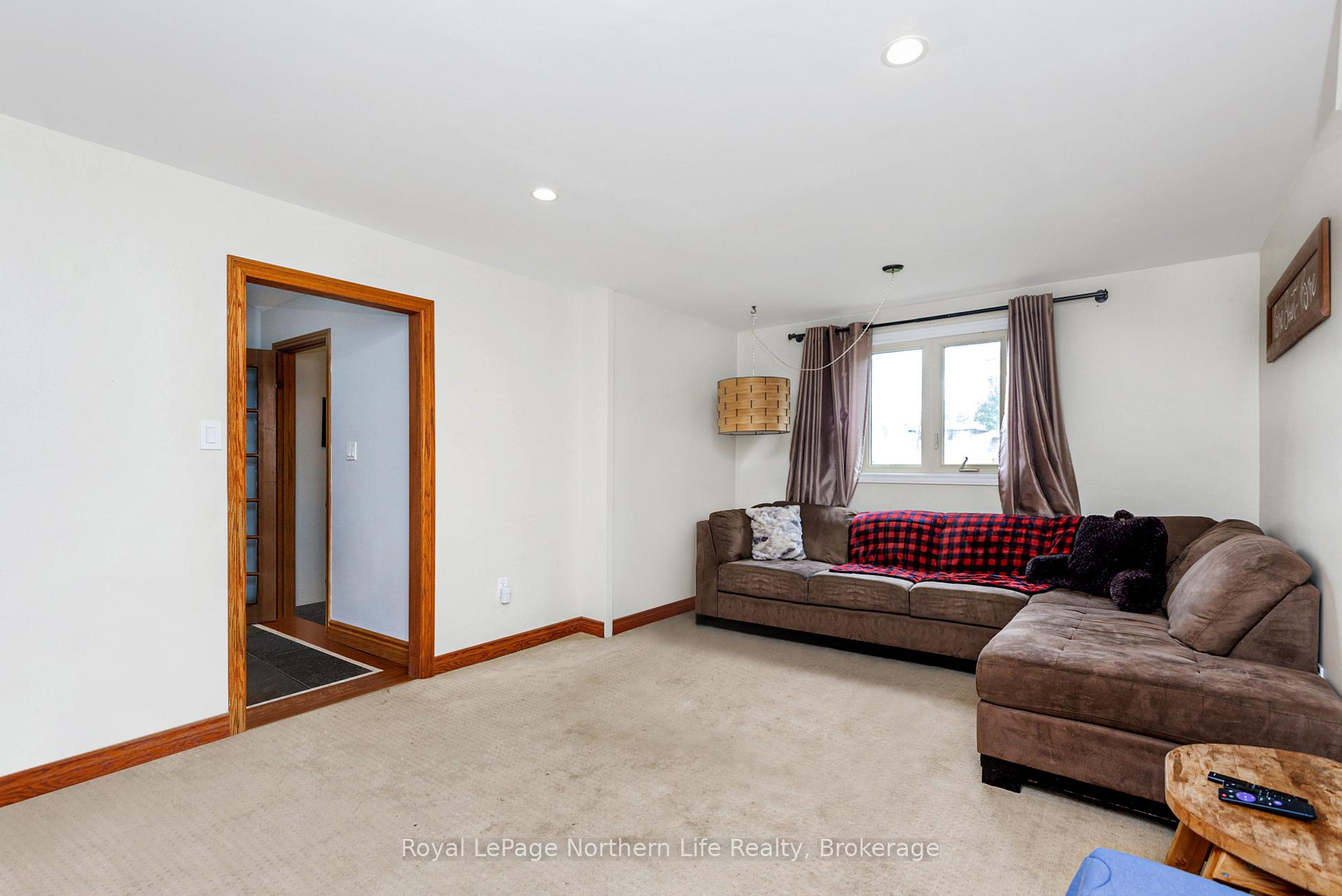 Photo 12 of 102 Sable Crescent, North Bay, Birchaven — HOMEH