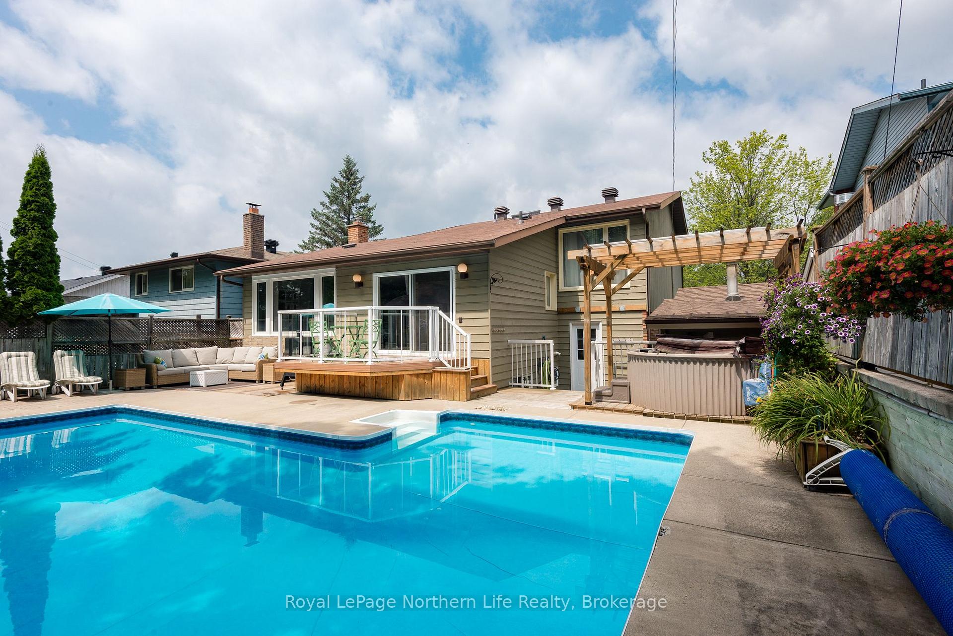 Photo 30 of 102 Sable Crescent, North Bay, Birchaven — HOMEH