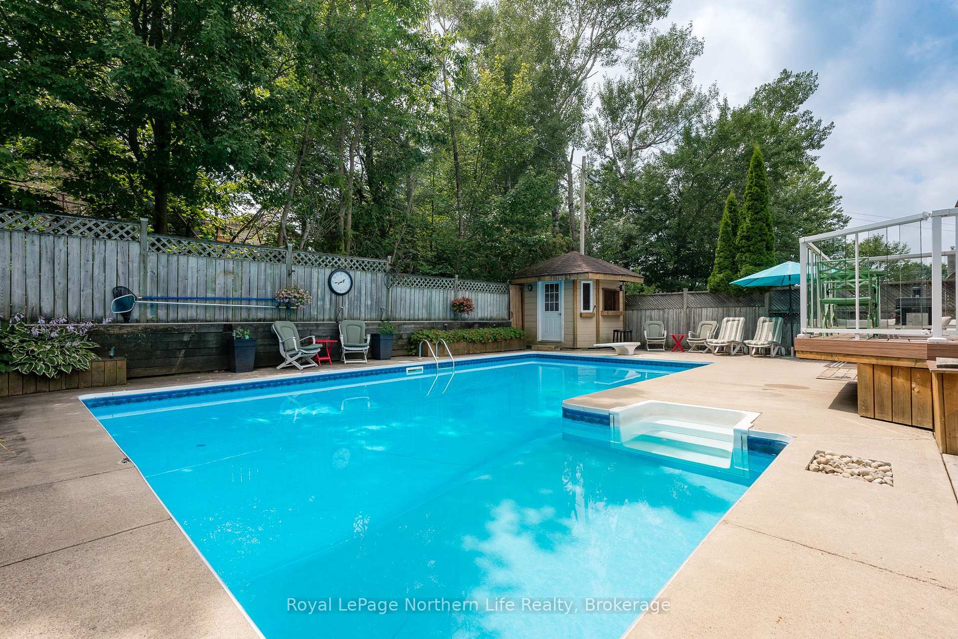Photo 32 of 102 Sable Crescent, North Bay, Birchaven — HOMEH