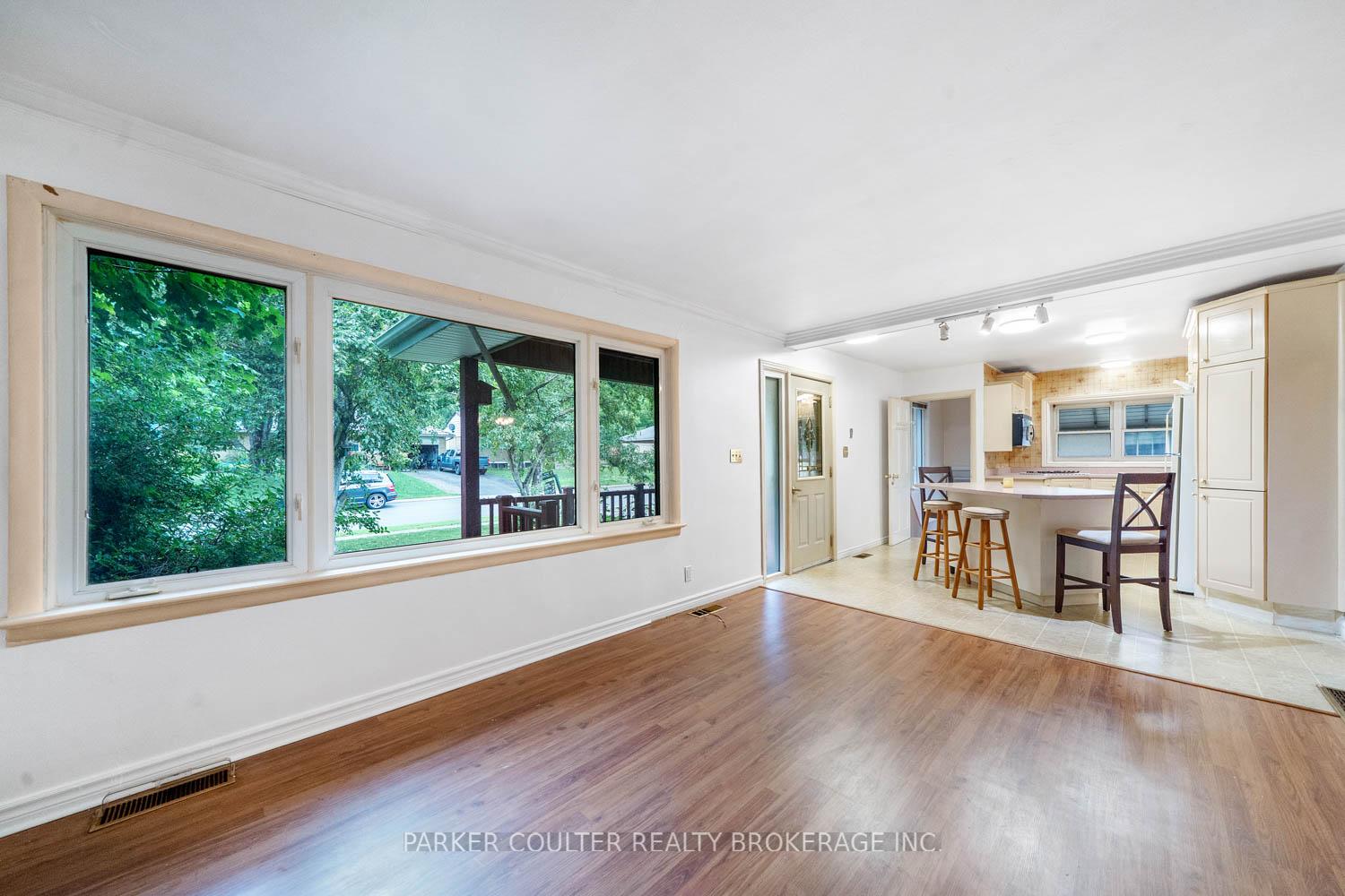 Photo 9 of 39 Elmer Avenue, Orillia — HOMEH