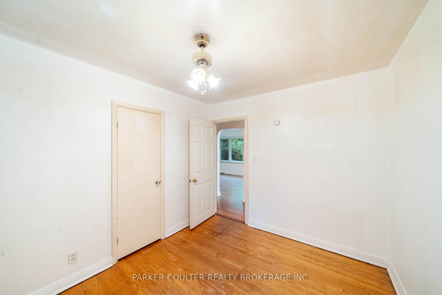 Photo 16 of 39 Elmer Avenue, Orillia — HOMEH