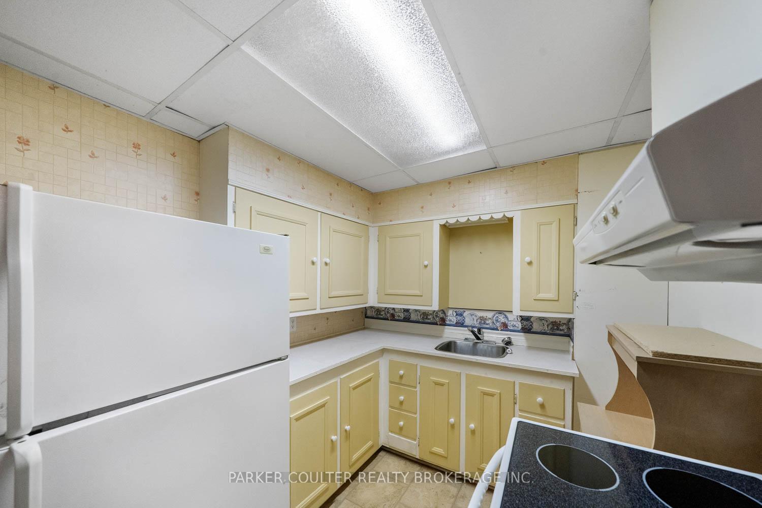 Photo 22 of 39 Elmer Avenue, Orillia — HOMEH