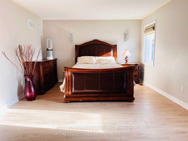 Photo 8 of 31 Pisanelli Avenue, Markham, Cathedraltown — HOMEH
